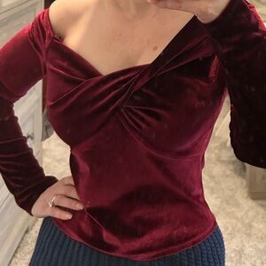 Anthropology Med Elodie NWT Off Shoulder Velvet Twist Long Sleeve Top Burgundy